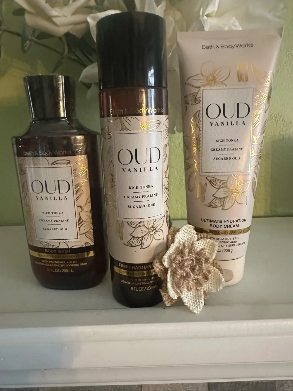 Bath & Body Works Oud Vanilla Body Care Set - Cream/Gold
